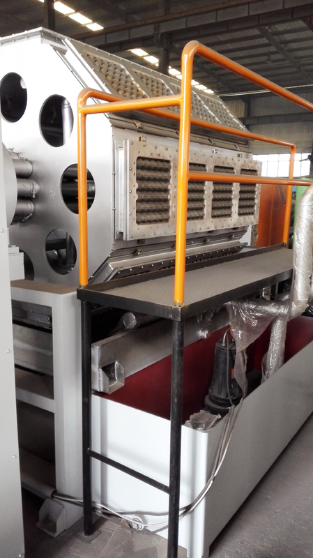 Máquina rotativa de papel para bandejas de huevos 2000-3000pcs/H Máquina de moldeado de pulpa naranja y verde para la fabricación de cartón de huevo de papel / bandeja