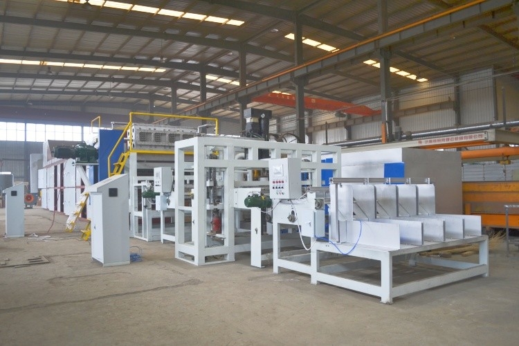 Línea de producción automática de cartón de huevo rotativo Máquina para hacer bandejas de huevo con estructura de hierro fundido y acero