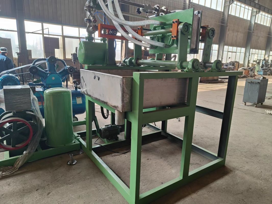 Máquina para moldear bandejas de papel de pulpa moldeada con material de molde de plástico