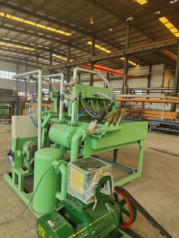 Máquina para moldear bandejas de papel de pulpa moldeada con material de molde de plástico