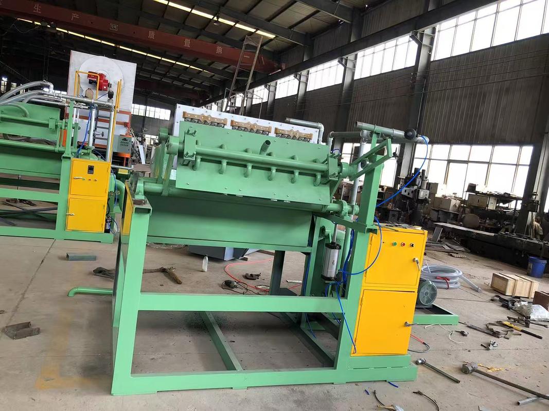 Máquina semiautomática de papel para bandejas de huevos 1000pcs/h Línea de producción automática de cartón de huevos