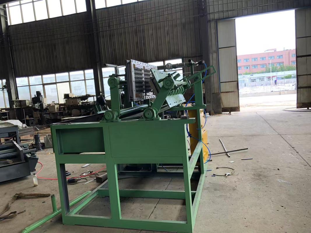 Máquina semiautomática de papel para bandejas de huevos 1000pcs/h Línea de producción automática de cartón de huevos