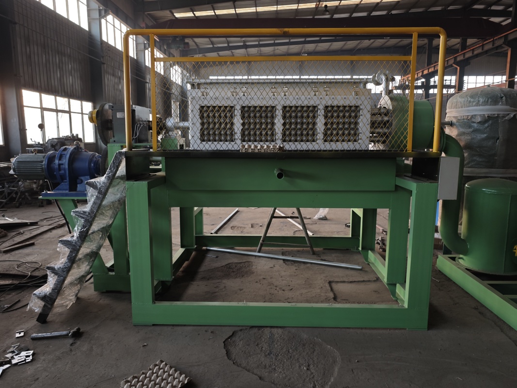 2500-3000pcs/hora Capacidad semiautomática 4*4 moldes bandeja de huevo máquina de fabricación de papel moldeo de pasta para la producción de gran volumen
