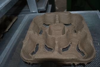 Máquina de bandeja de huevo de papel de pequeña capacidad Instalación conveniente Línea de producción de bandeja de huevo para la fabricación de cartón de huevo