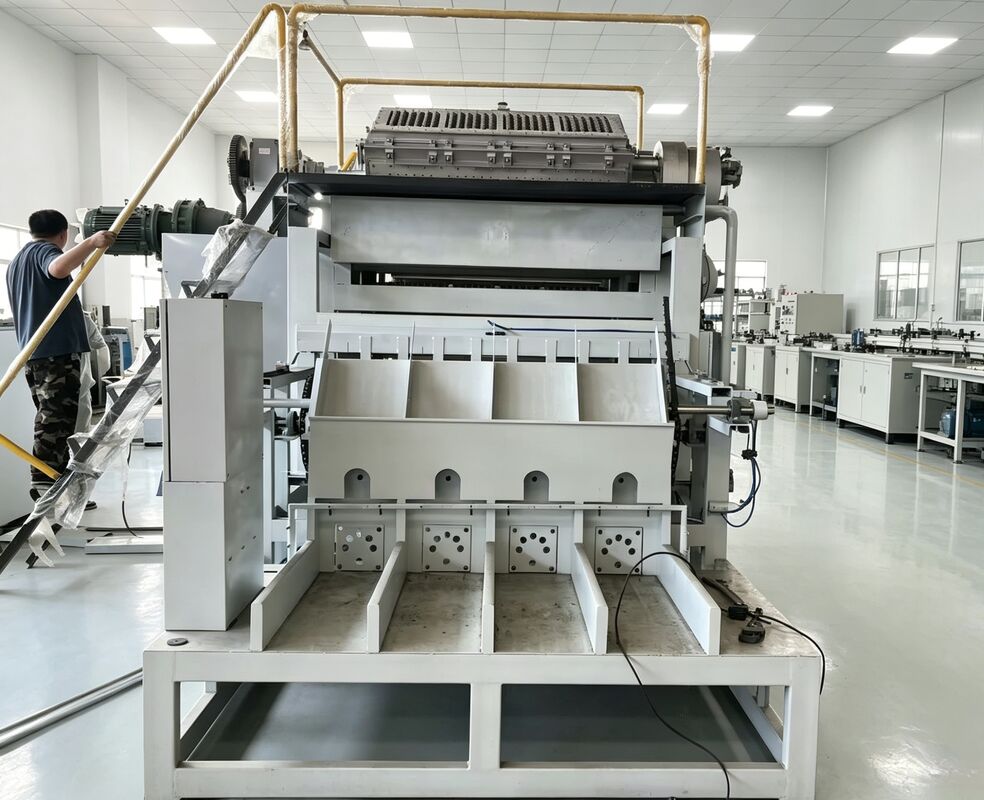 Máquina de moldeado de bandejas de huevo rotativas diseñada para empresas emergentes Máquina de bandejas de huevo que produce de 2000 a 3000 piezas por hora con moldes rotativos de 3 por 4 y 4 por 4