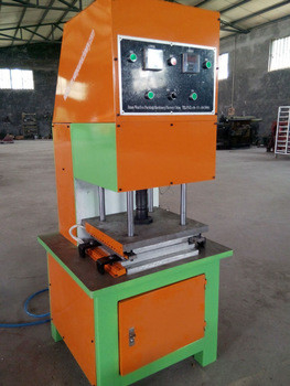 Máquina para hacer bandejas de papel fruta manzana bandejas de huevo máquina de cartón de huevo máquina de moldeo de pulpa máquina con mantenimiento de larga duración