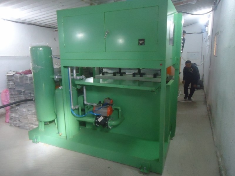 Máquina para hacer bandejas de papel fruta manzana bandejas de huevo máquina de cartón de huevo máquina de moldeo de pulpa máquina con mantenimiento de larga duración