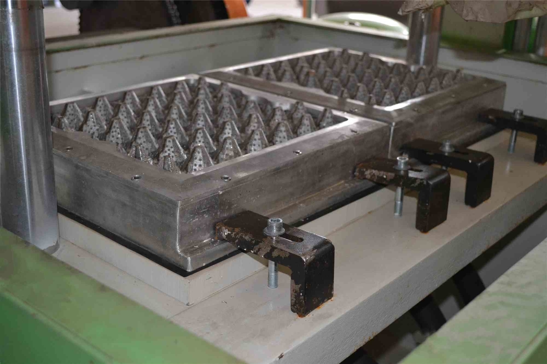 Máquina semi automática de encargo de la bandeja del huevo del color con la operación fácil del control del PLC