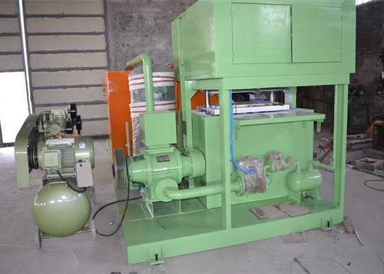Cadena de producción automática de las bandejas del embalaje de huevos de Tray Making Paper Pulp Molding del huevo con el funcionamiento del establo de la salida 700pcs/h