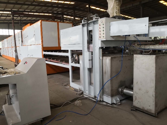 El papel usado automático lleno recicla la cadena de producción de la bandeja del huevo de la máquina de moldear de la pulpa